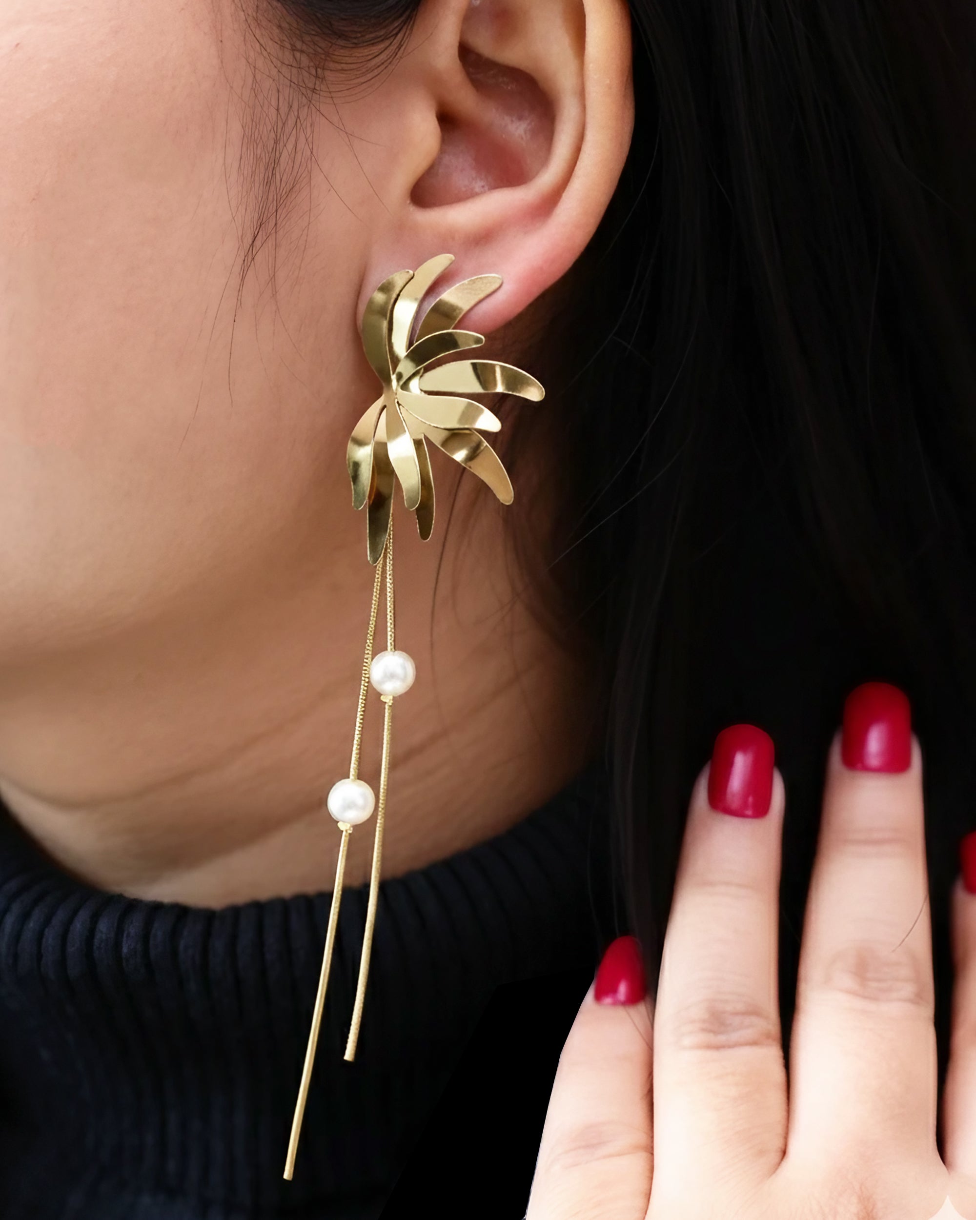 Palm Serene Pearl Earrings