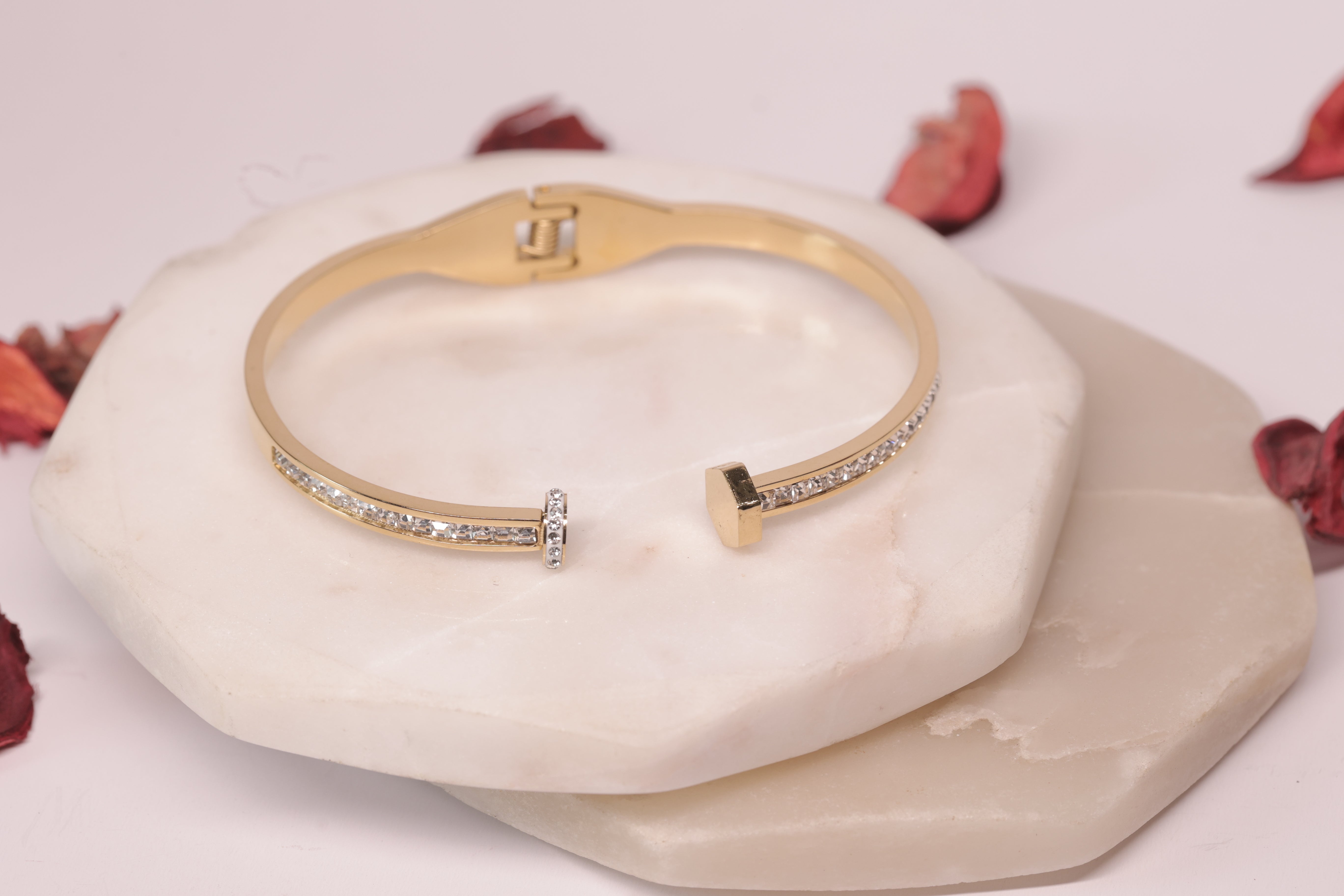 Minimal Luxe Band