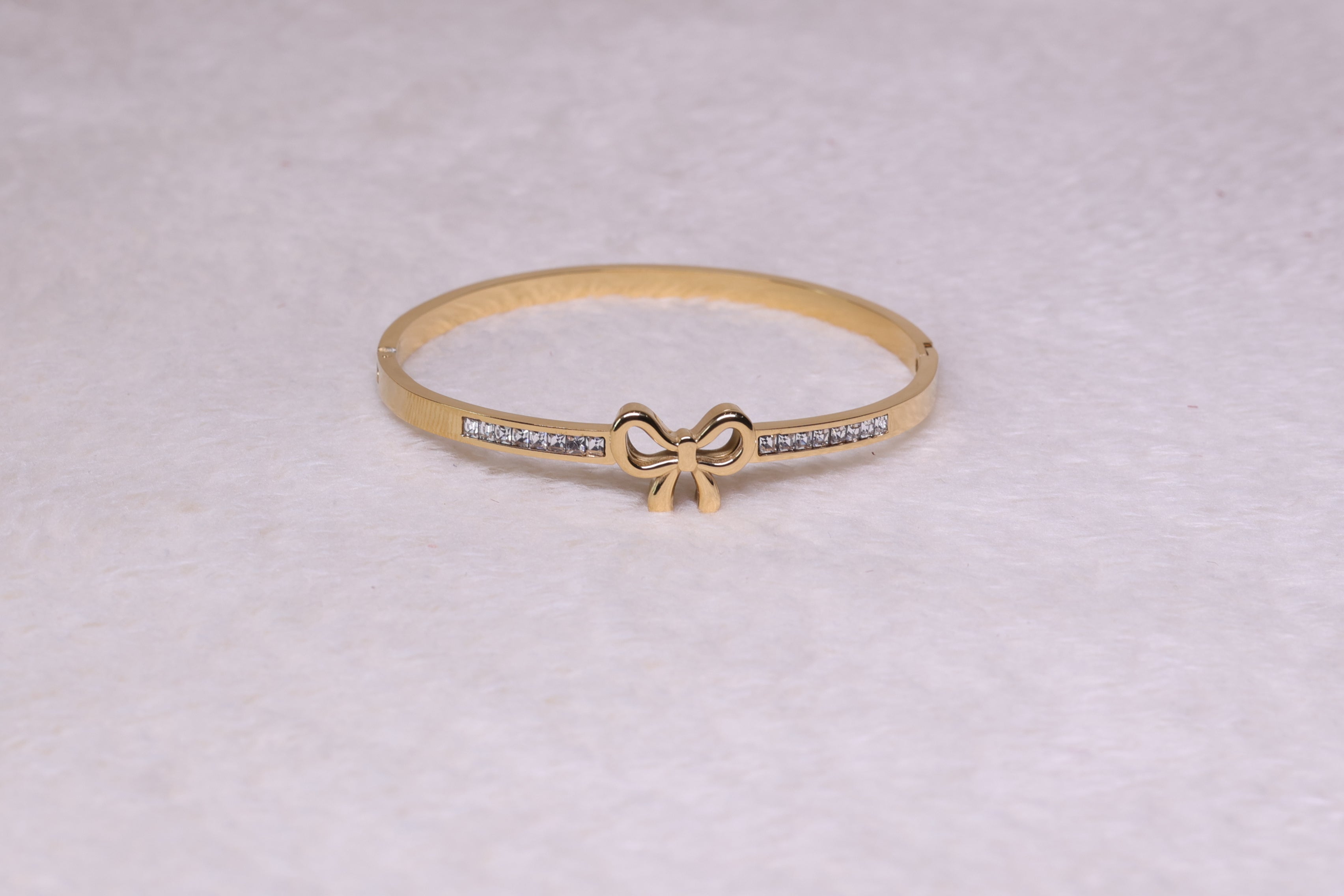Dainty Knot Band