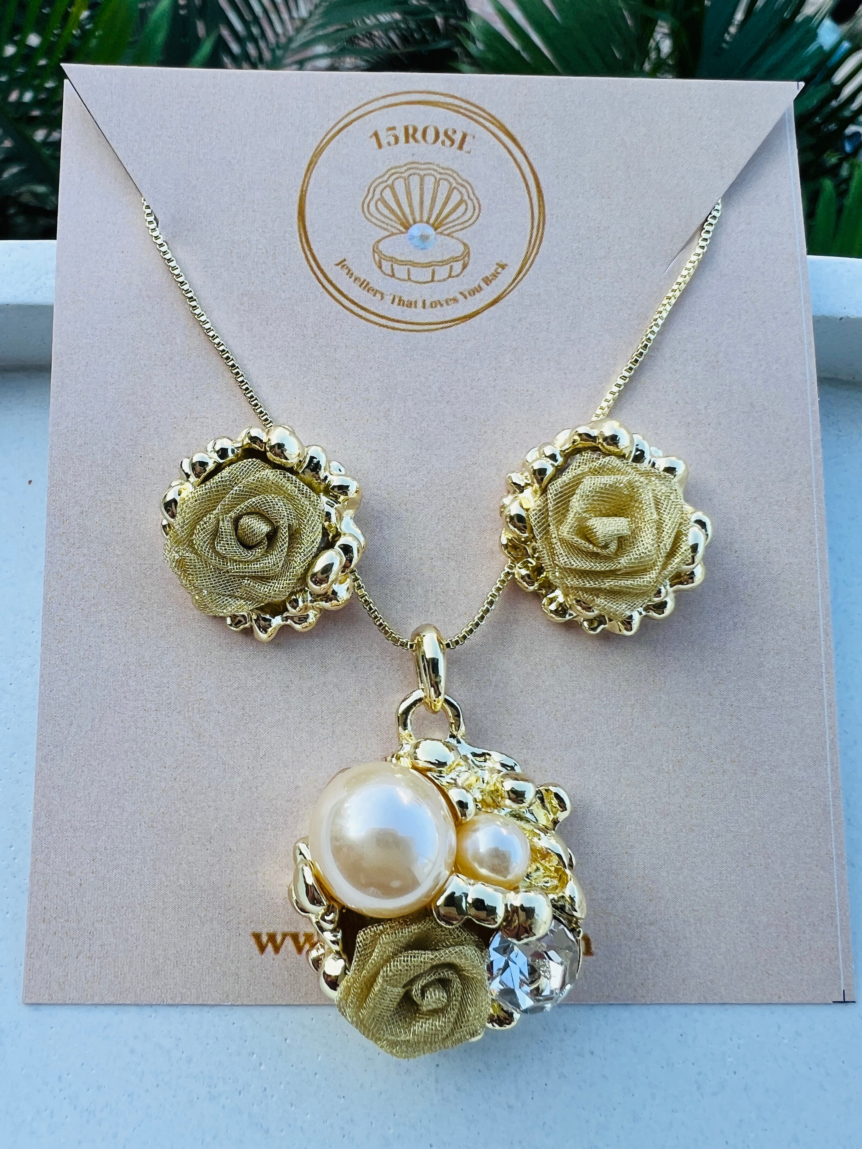 Velour Rose Pendant Set