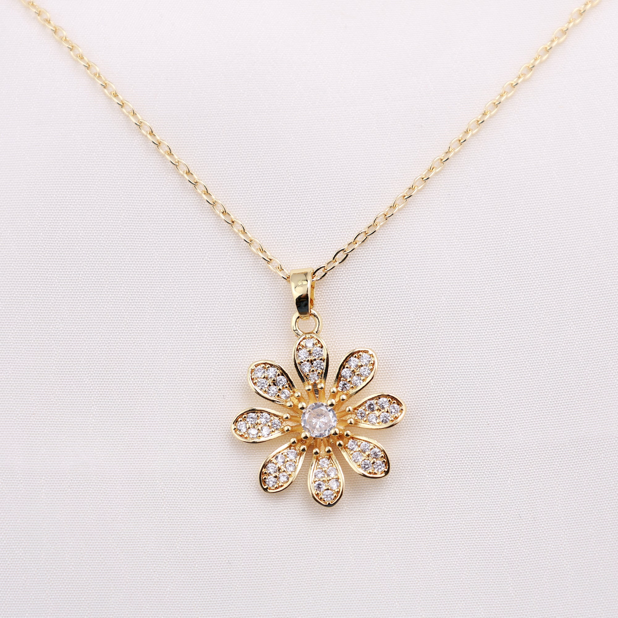 Golden Daisy Pendant Set