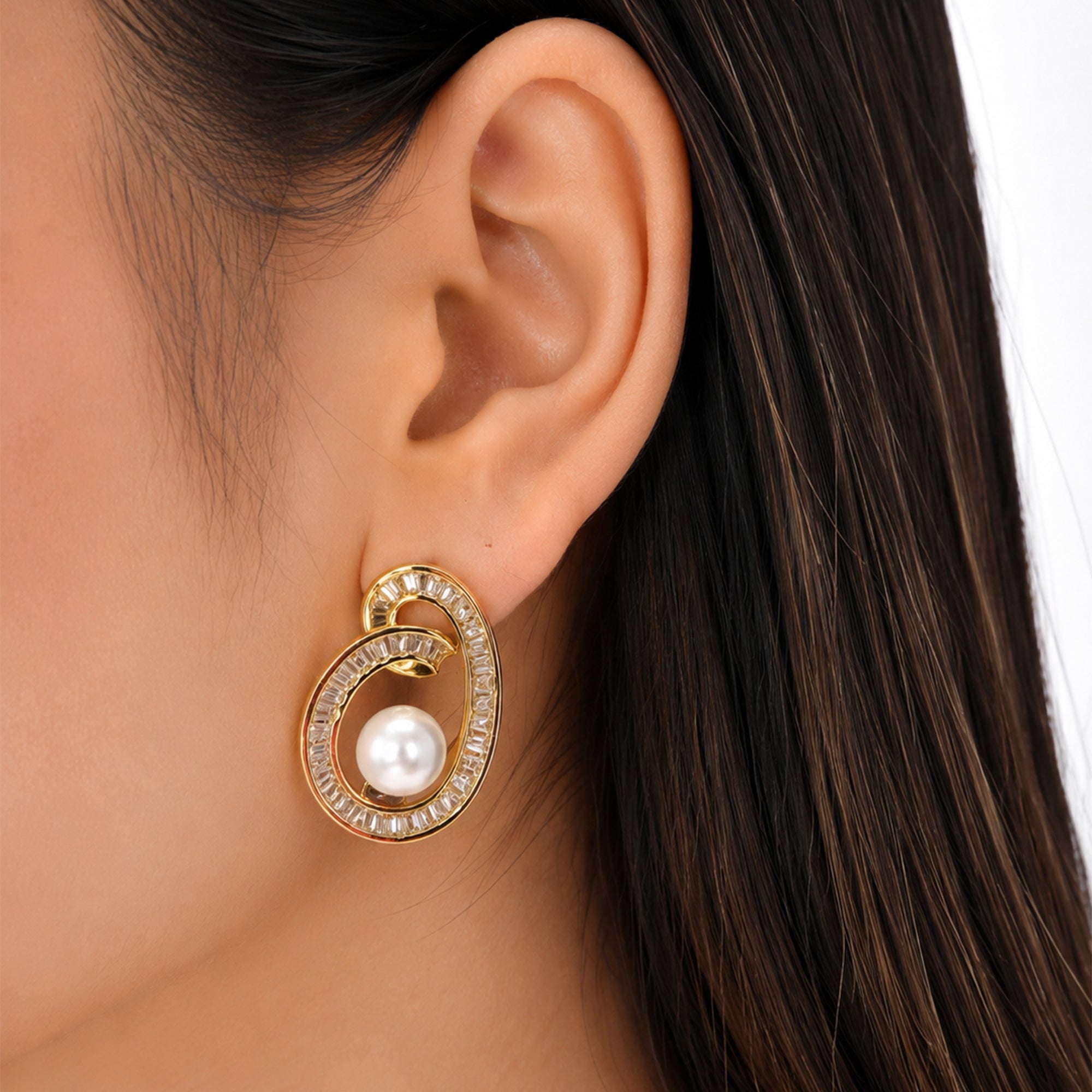 Luna Pearl Loop Earrings