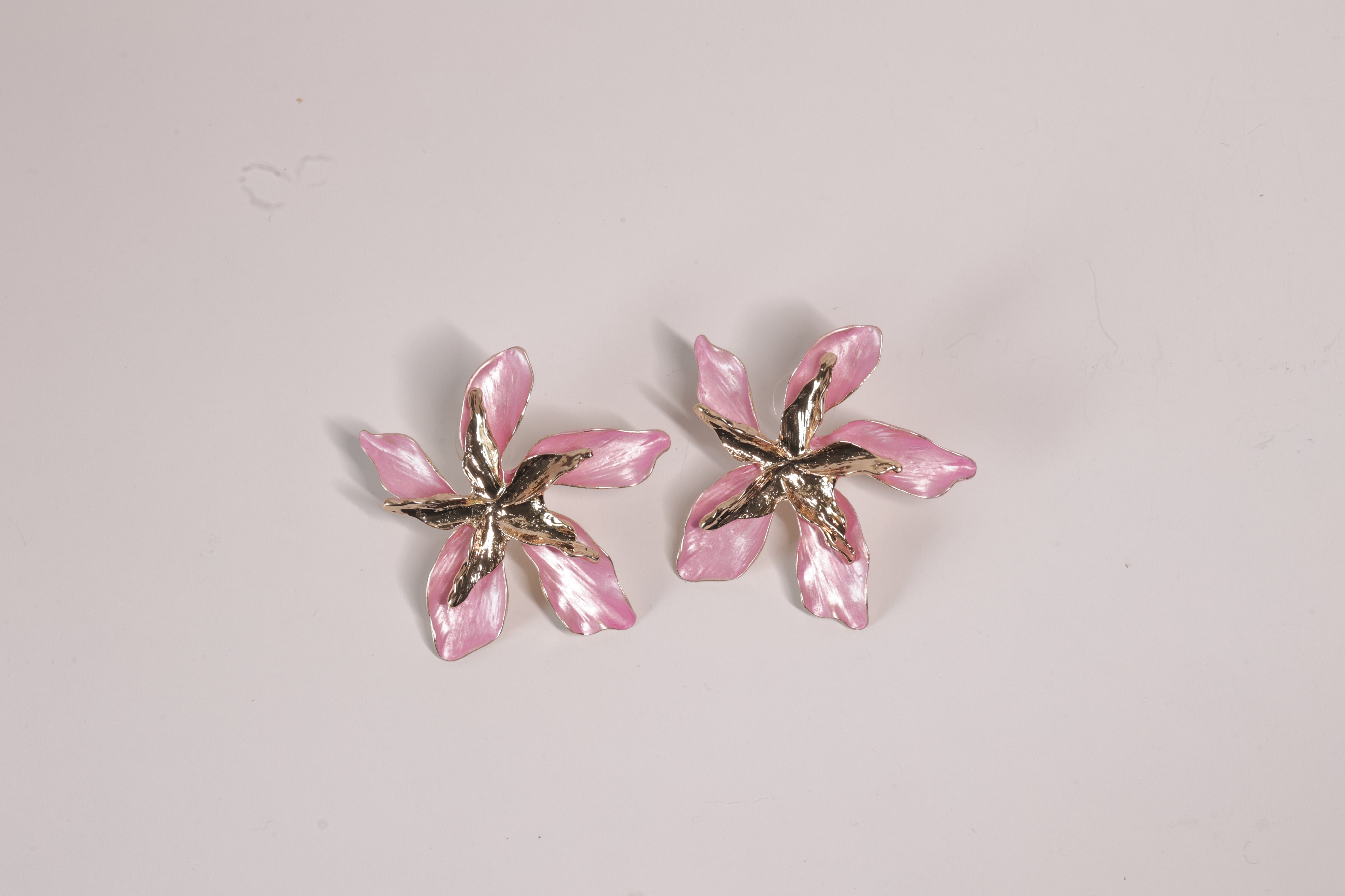 Hot Pink Lustre Lily