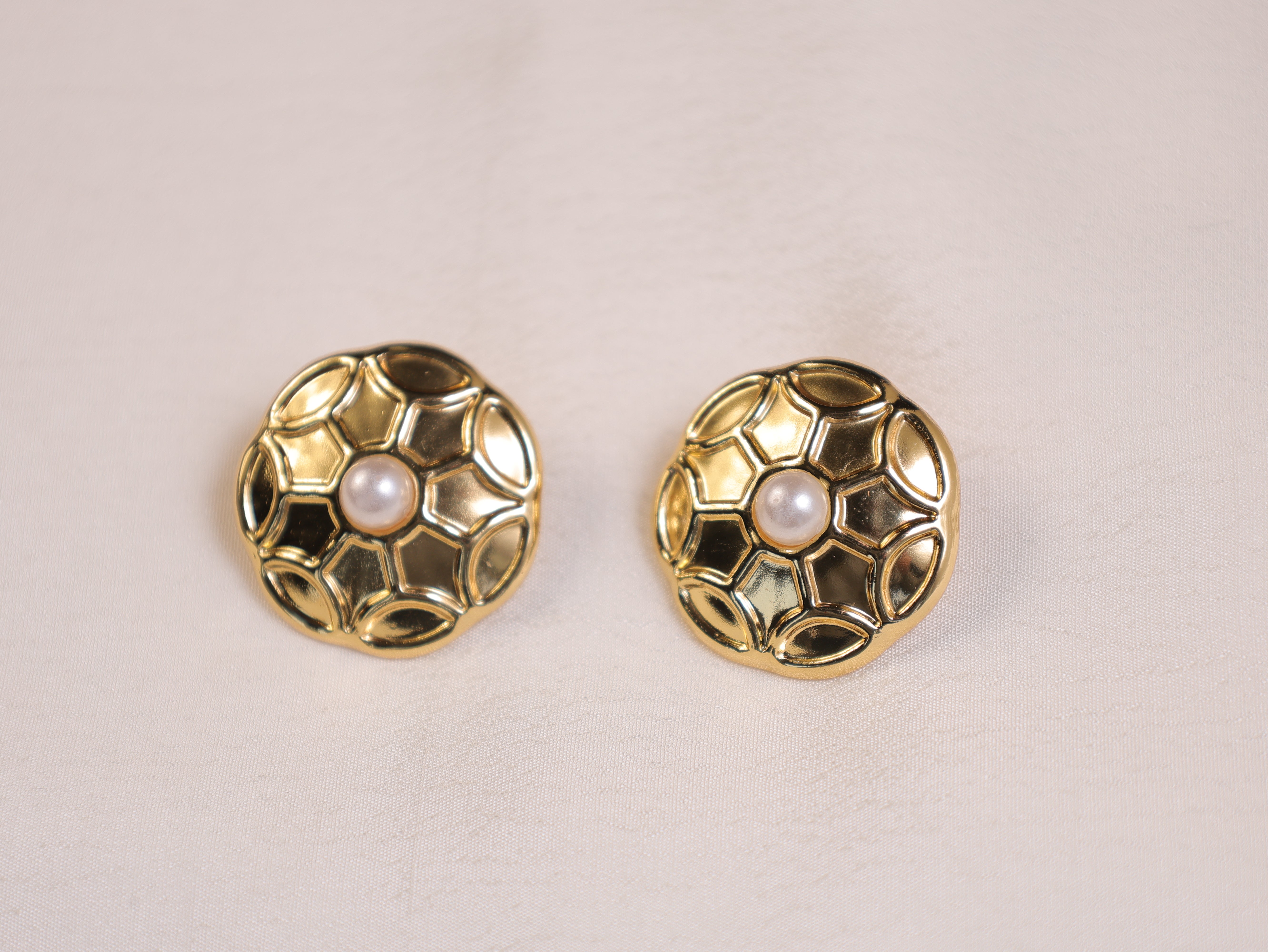 Honeycomb Pearl Studs