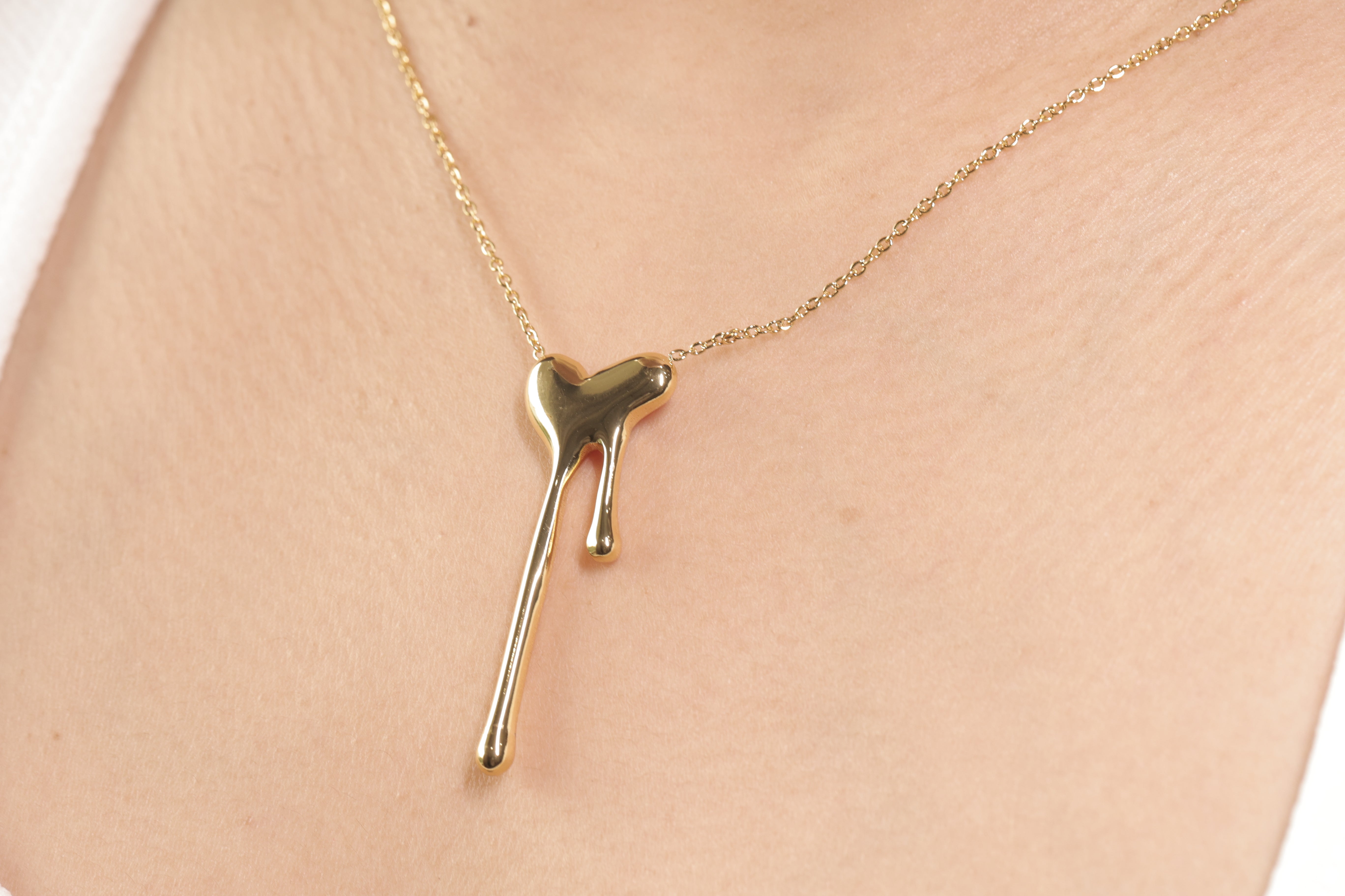 Love Overflow Pendant Chain