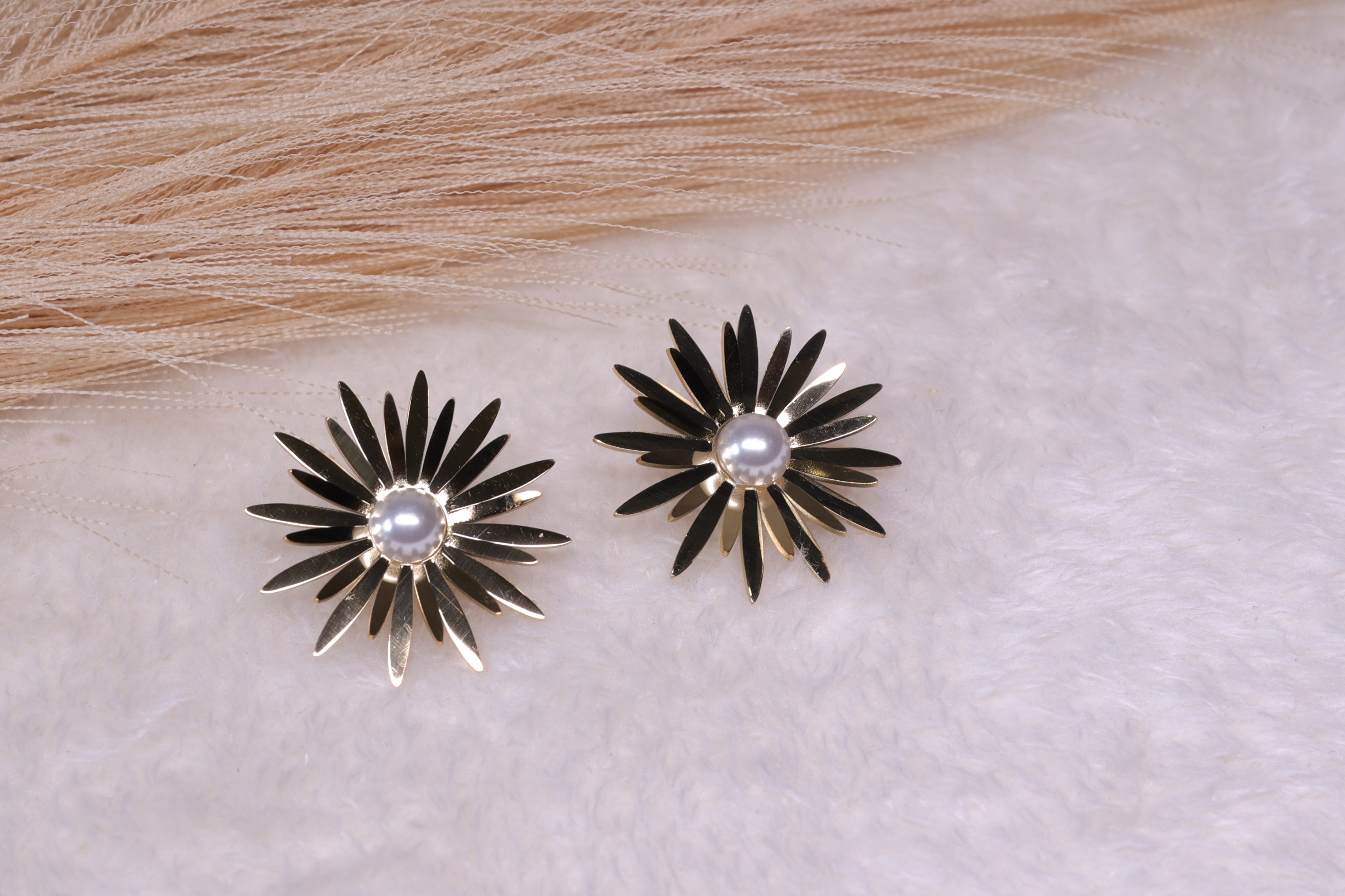Golden Daisy Drops
