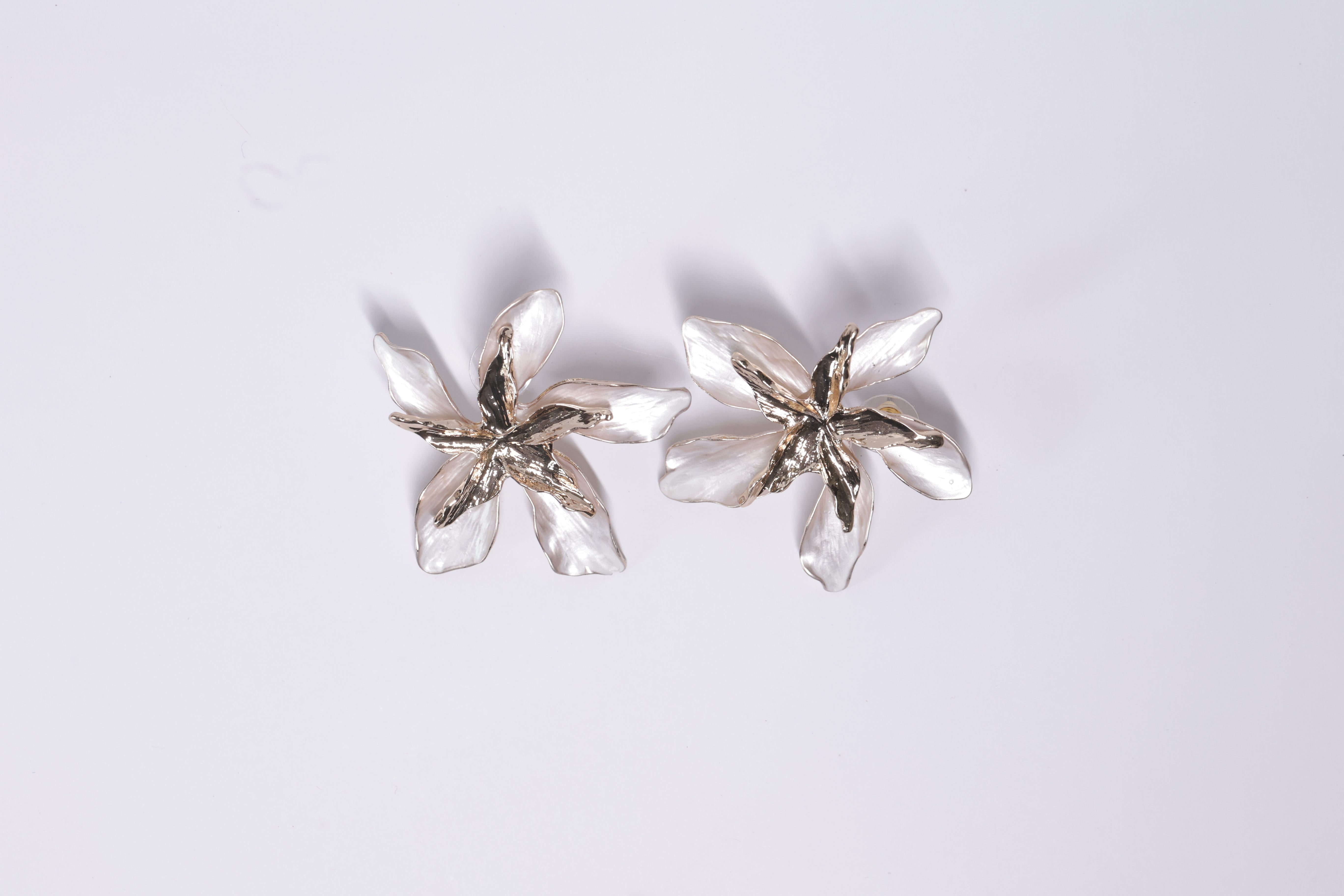 Ivory Lustre Lily