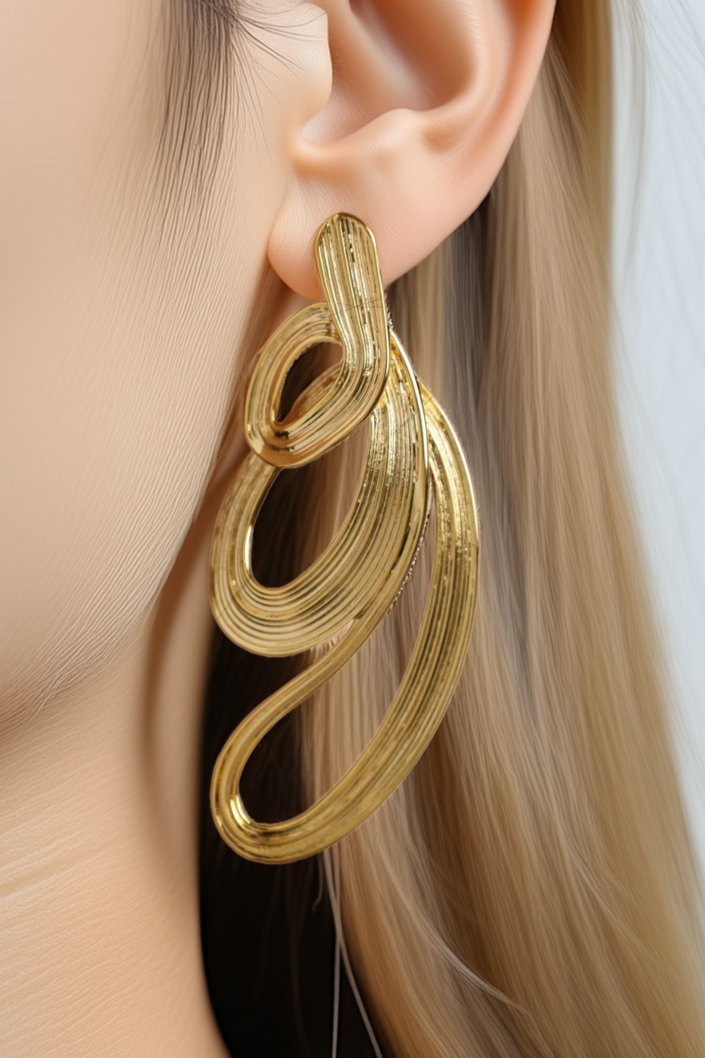 Lustre Curve Drops