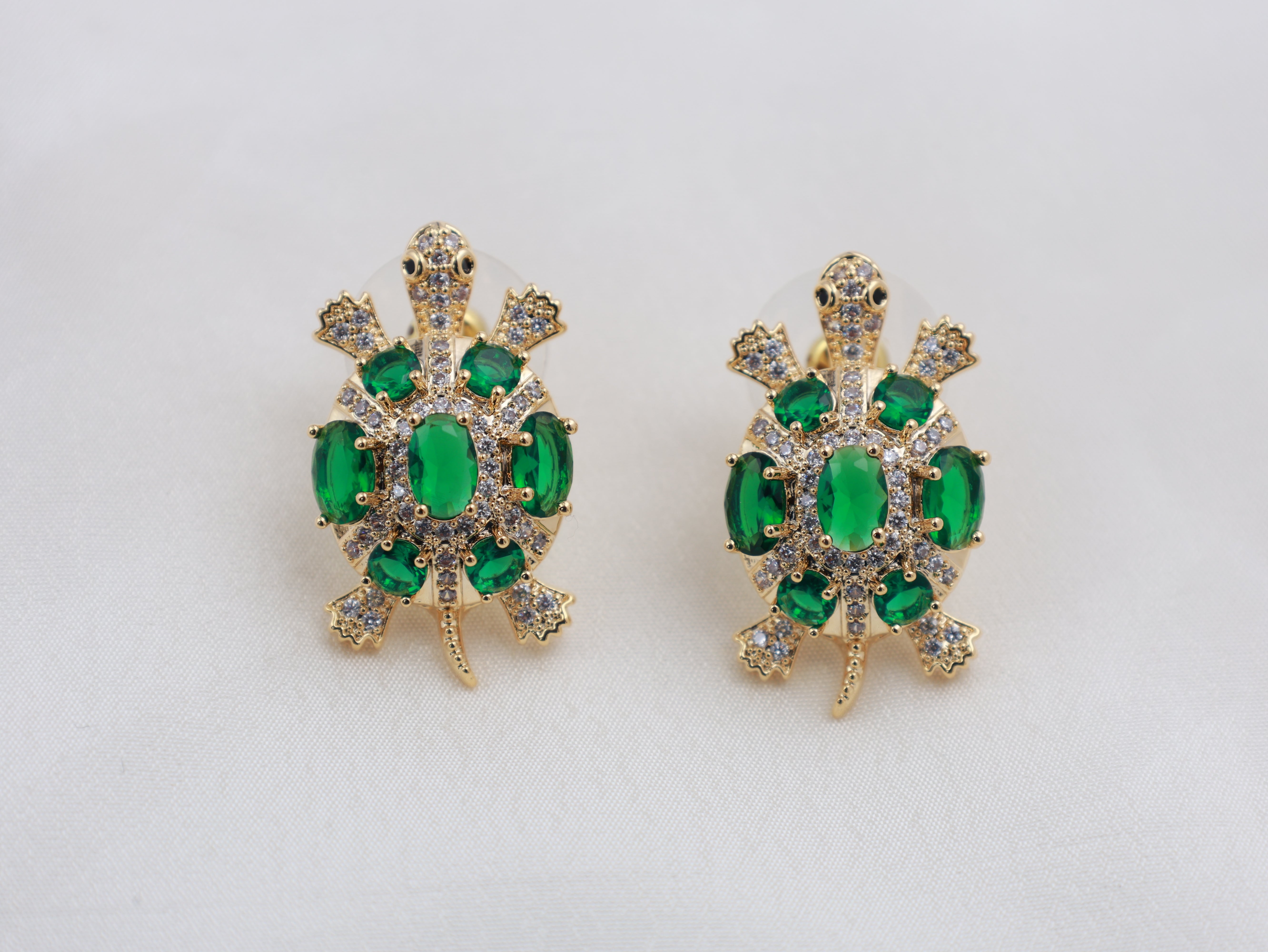 Sea Emerald Turtle Studs